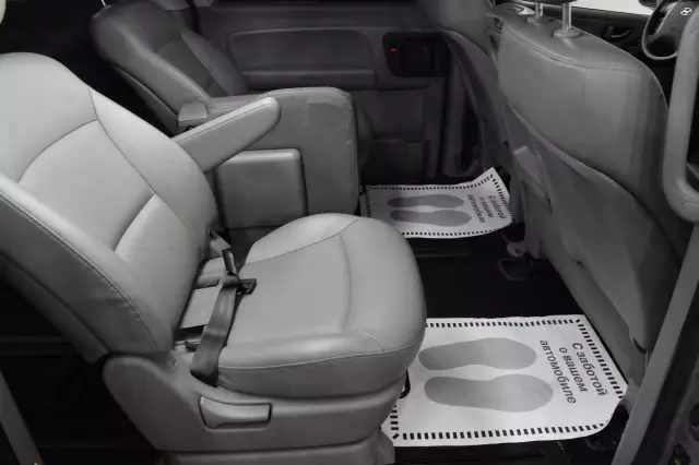 Hyundai Grand Starex 2012
