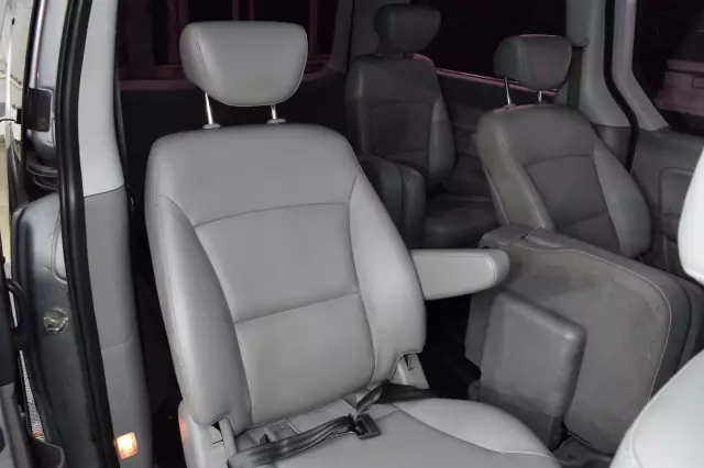 Hyundai Grand Starex 2012