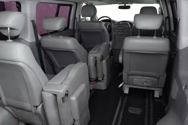 Hyundai Grand Starex 2012