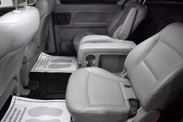 Hyundai Grand Starex 2012