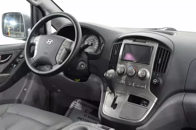 Hyundai Grand Starex 2012