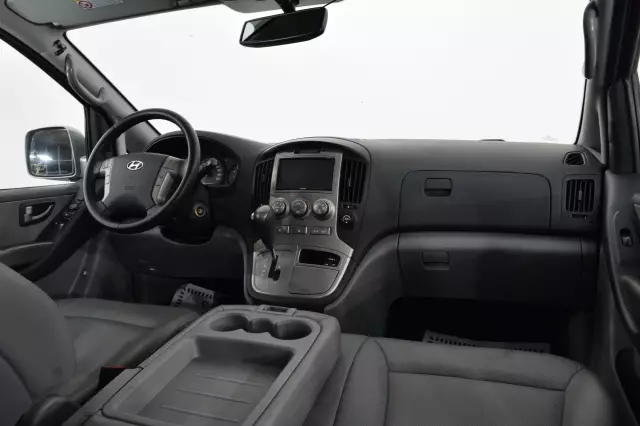 Hyundai Grand Starex 2012
