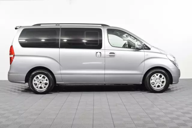 Hyundai Grand Starex 2012