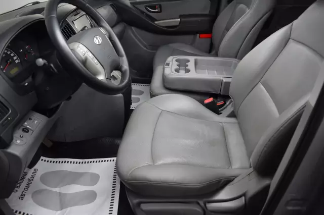 Hyundai Grand Starex 2012