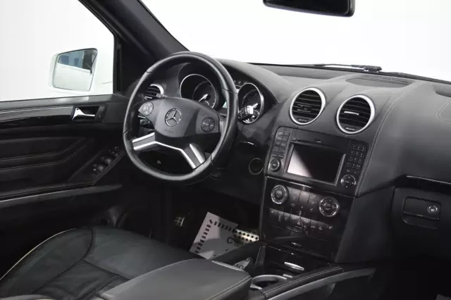 Mercedes-Benz M-Класс 2011