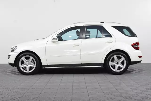Mercedes-Benz M-Класс 2011