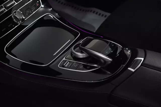 Mercedes-Benz E-Класс 2017