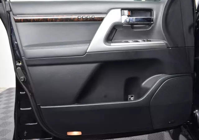 Toyota Land Cruiser 2014