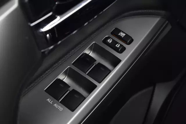 Toyota Land Cruiser 2014