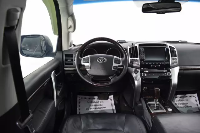 Toyota Land Cruiser 2014