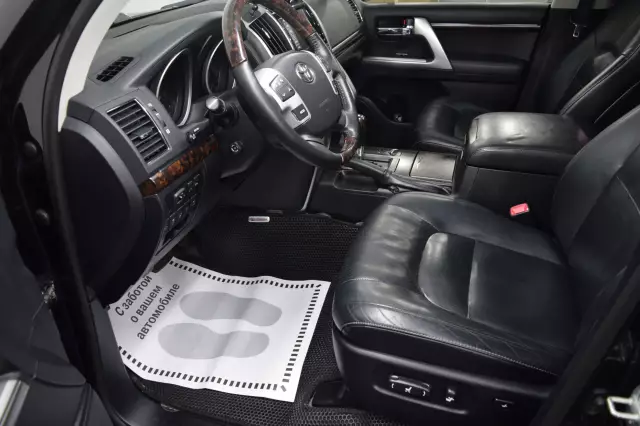 Toyota Land Cruiser 2014