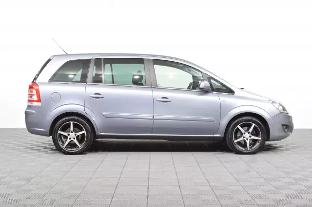 Opel Zafira 2011