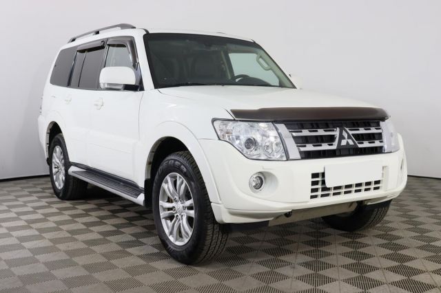 Mitsubishi Pajero 2015