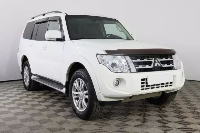 Mitsubishi Pajero 2015