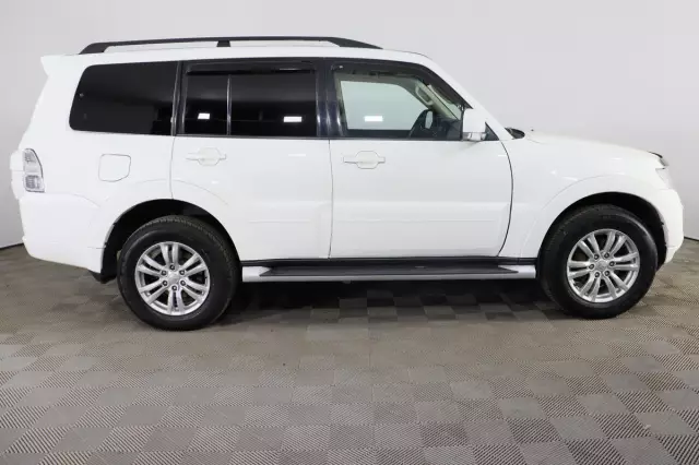 Mitsubishi Pajero 2015