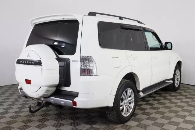 Mitsubishi Pajero 2015