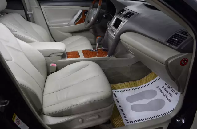 Toyota Camry 2010