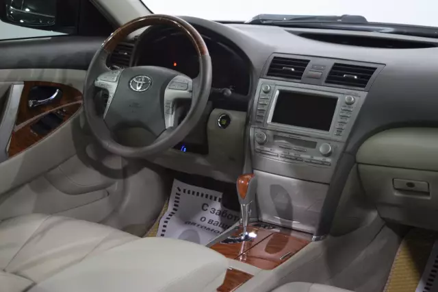Toyota Camry 2010