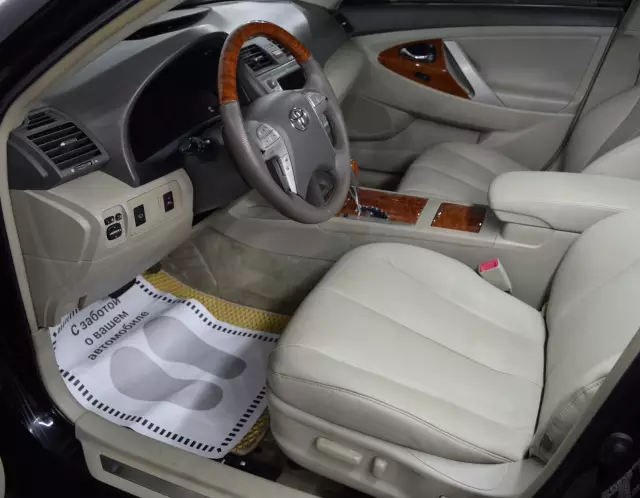 Toyota Camry 2010