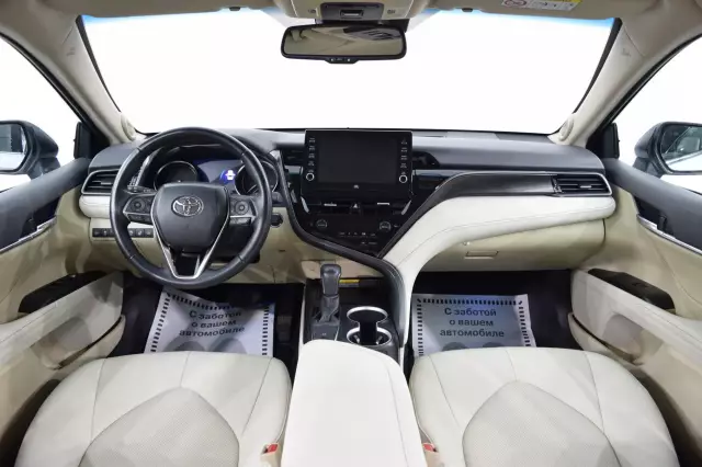 Toyota Camry 2021