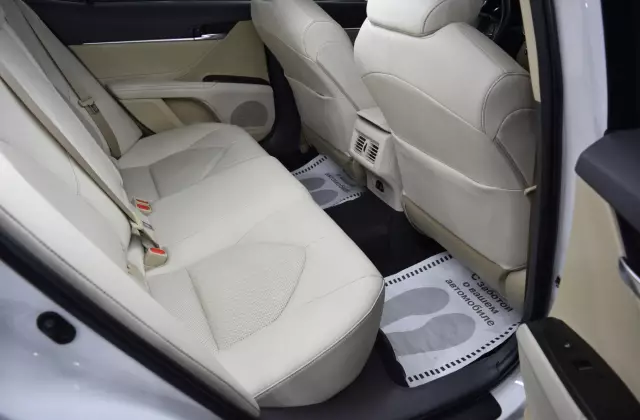 Toyota Camry 2021