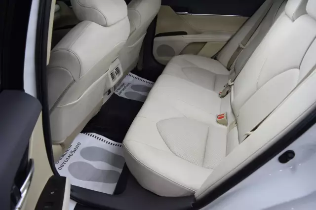 Toyota Camry 2021