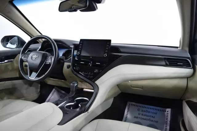 Toyota Camry 2021