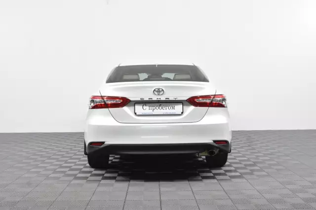 Toyota Camry 2021