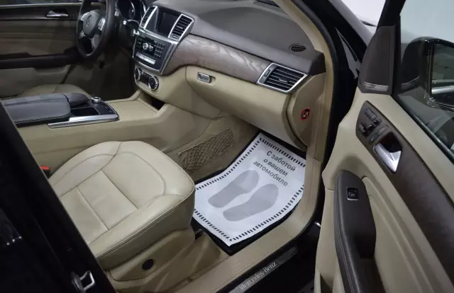 Mercedes-Benz M-Класс 2012