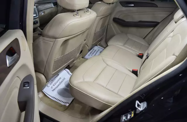 Mercedes-Benz M-Класс 2012