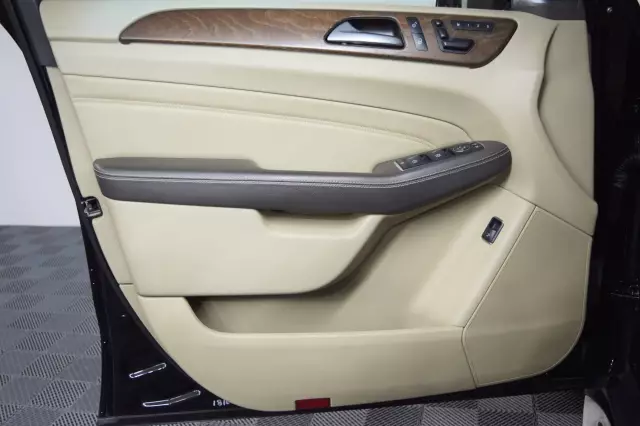 Mercedes-Benz M-Класс 2012
