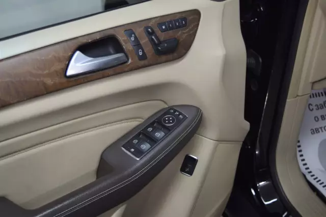 Mercedes-Benz M-Класс 2012
