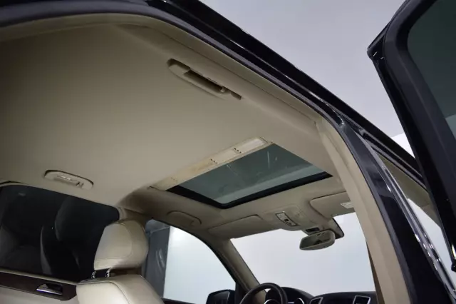 Mercedes-Benz M-Класс 2012