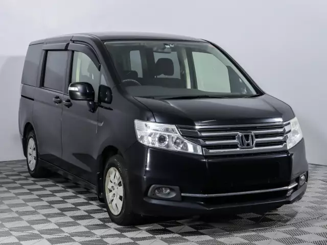 Honda Stepwgn 2015