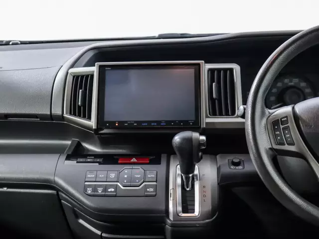 Honda Stepwgn 2015