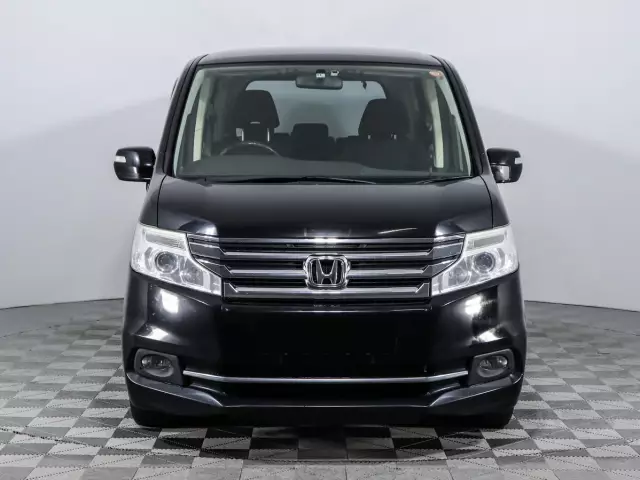 Honda Stepwgn 2015
