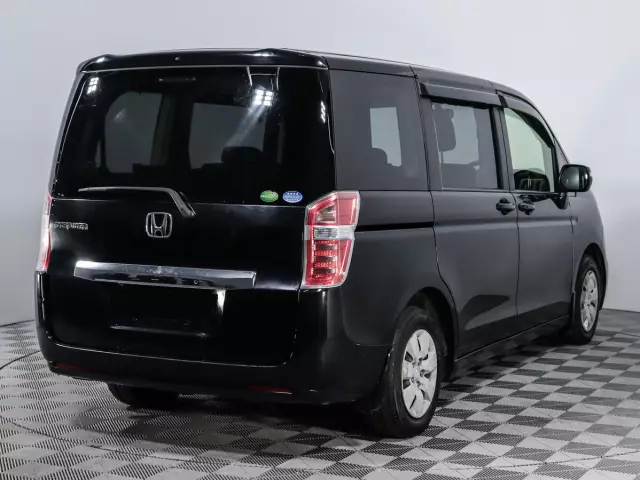Honda Stepwgn 2015