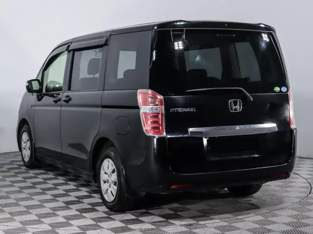Honda Stepwgn 2015