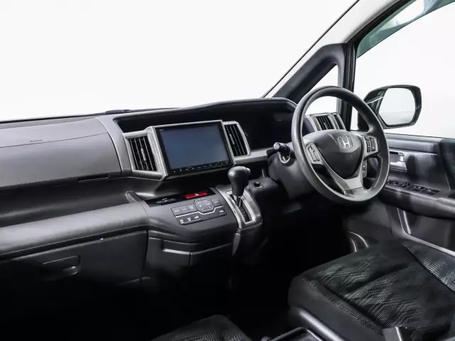 Honda Stepwgn 2015