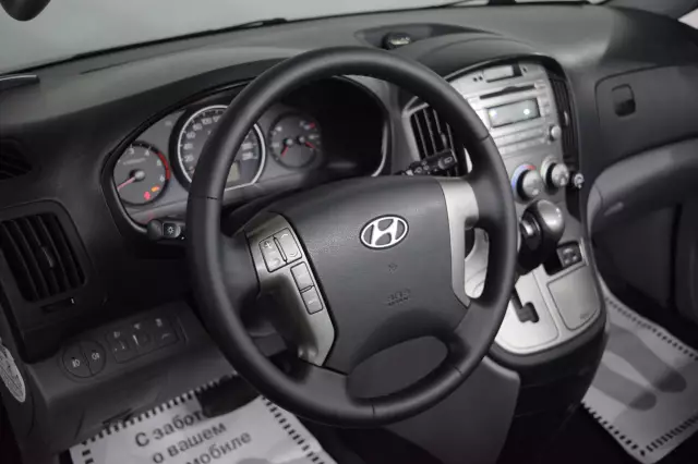 Hyundai Grand Starex 2013