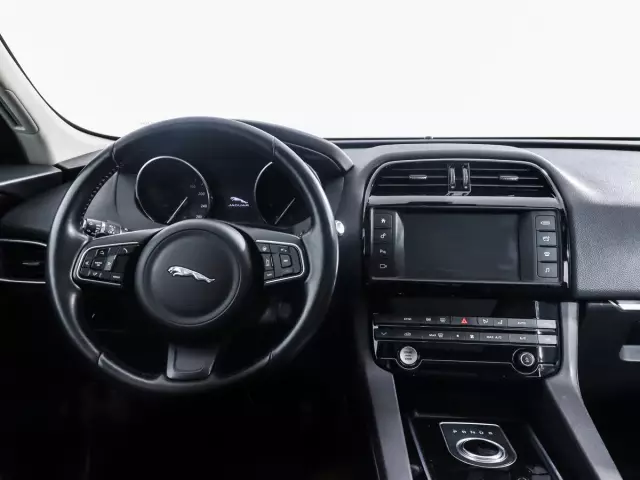 Jaguar F-Pace 2016