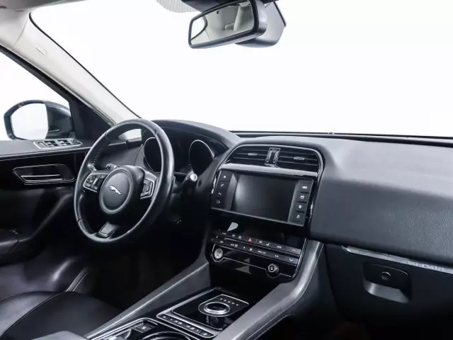 Jaguar F-Pace 2016
