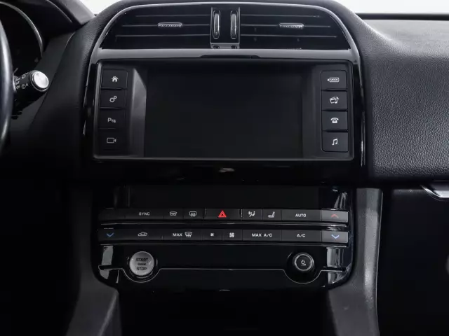 Jaguar F-Pace 2016