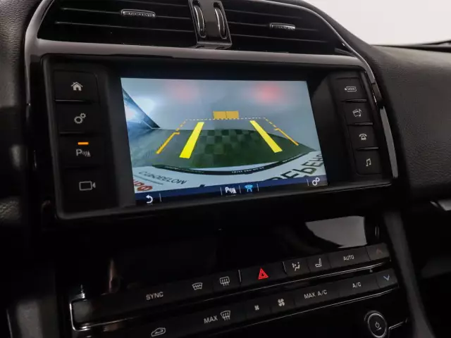 Jaguar F-Pace 2016