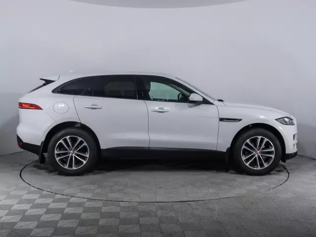 Jaguar F-Pace 2016