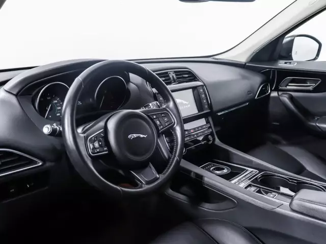 Jaguar F-Pace 2016