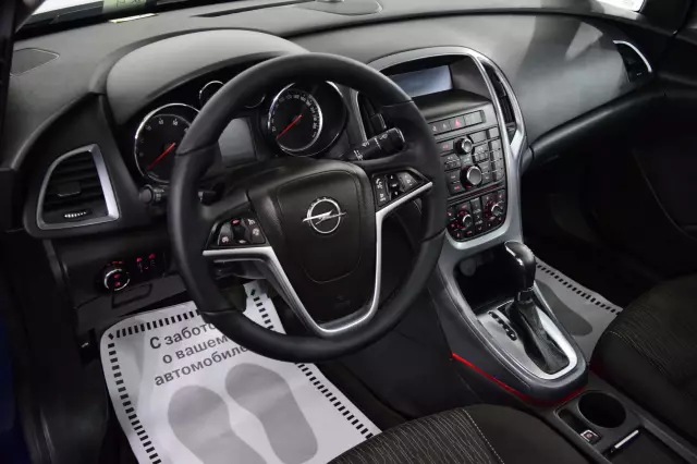 Opel Astra 2013