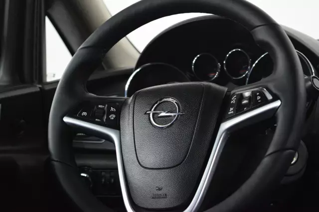 Opel Astra 2013