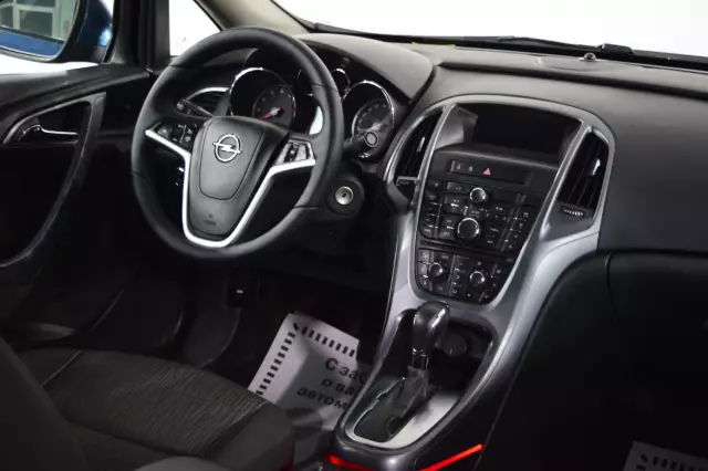Opel Astra 2013