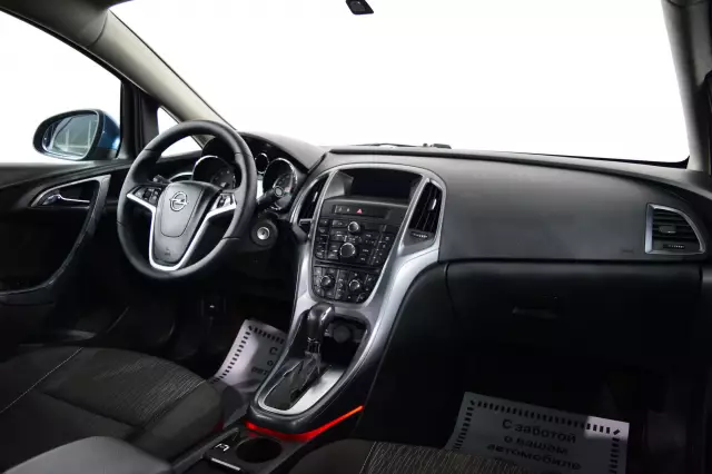Opel Astra 2013